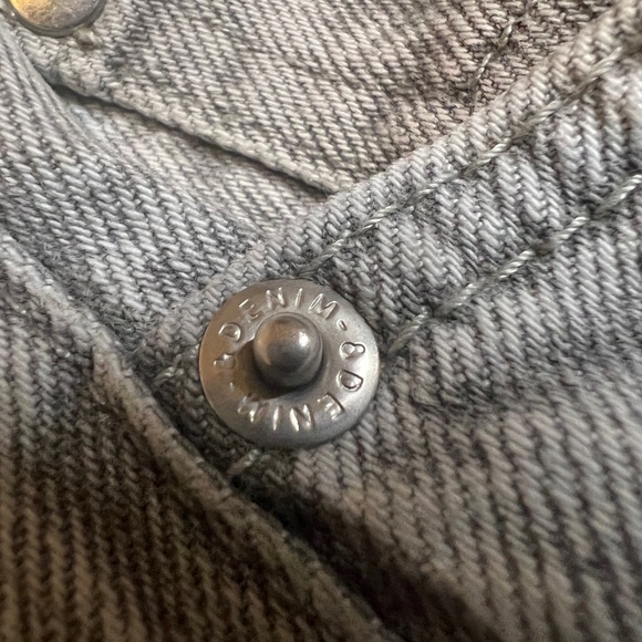 H&M women’s Classic Denim Gray 5-pocket Mid Rise Mom Jeans|Sz:US:6 EU:38 - Picture 14 of 15